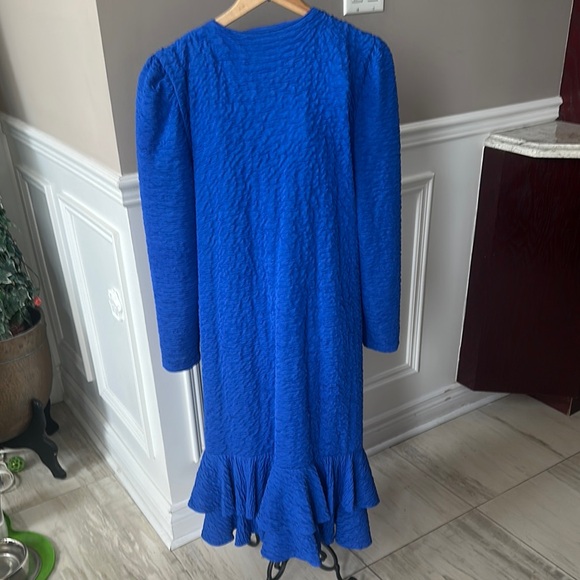 Elegant Blue Ruched Dress - Picture 4 of 9